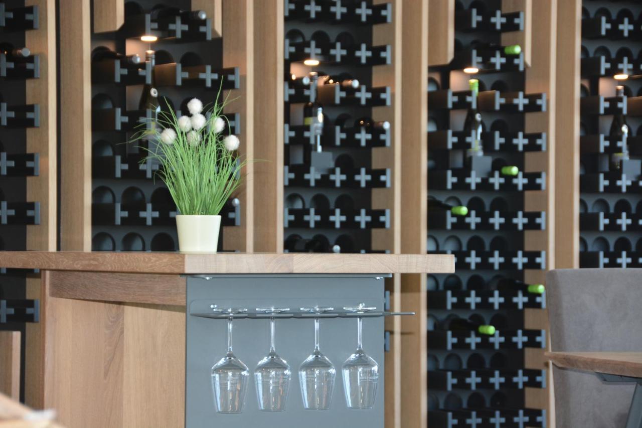 Weingut Bugner Meizelhof Klein-Winternheim Eksteriør billede
